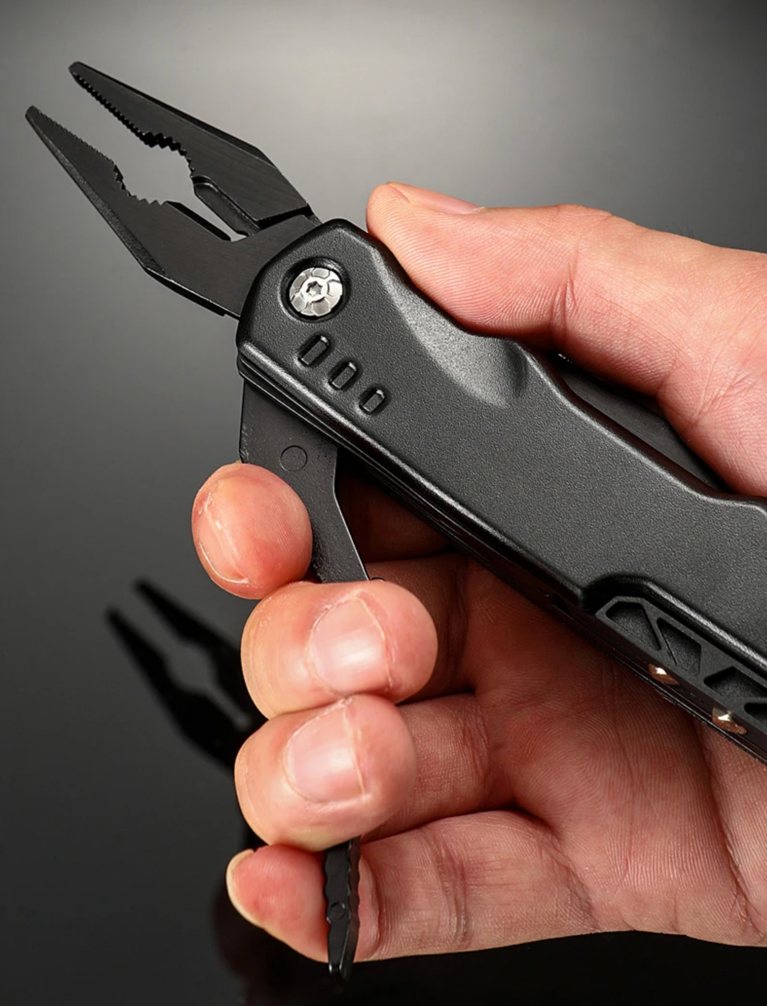 Multi-Ferramenta 4 em 1 – Chave Inglesa, Martelo, Faca e Alicates em Aço Inoxidável