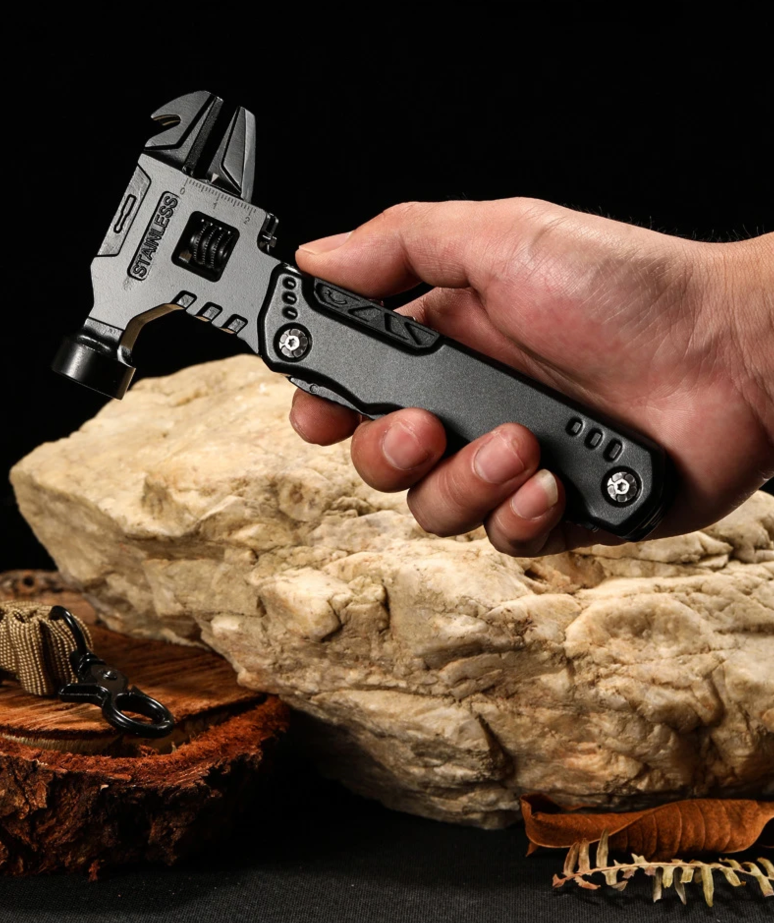 Multi-Ferramenta 4 em 1 – Chave Inglesa, Martelo, Faca e Alicates em Aço Inoxidável