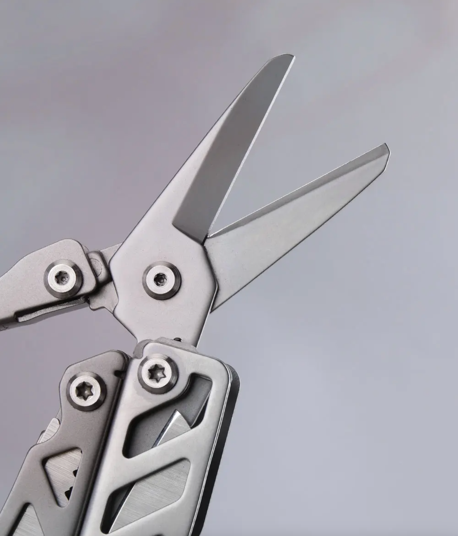 Multi-ferramentas NEXTOOL Flagship Pro 16 em 1 - Alicate Dobrável, Faca, Serra, Cortador e Muito Mais