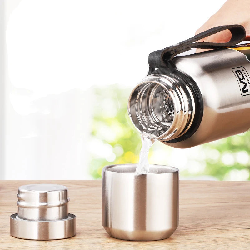 Garrafa Térmica UPORS – Aço Inoxidável, Parede Dupla, 500 ml a 1500 ml