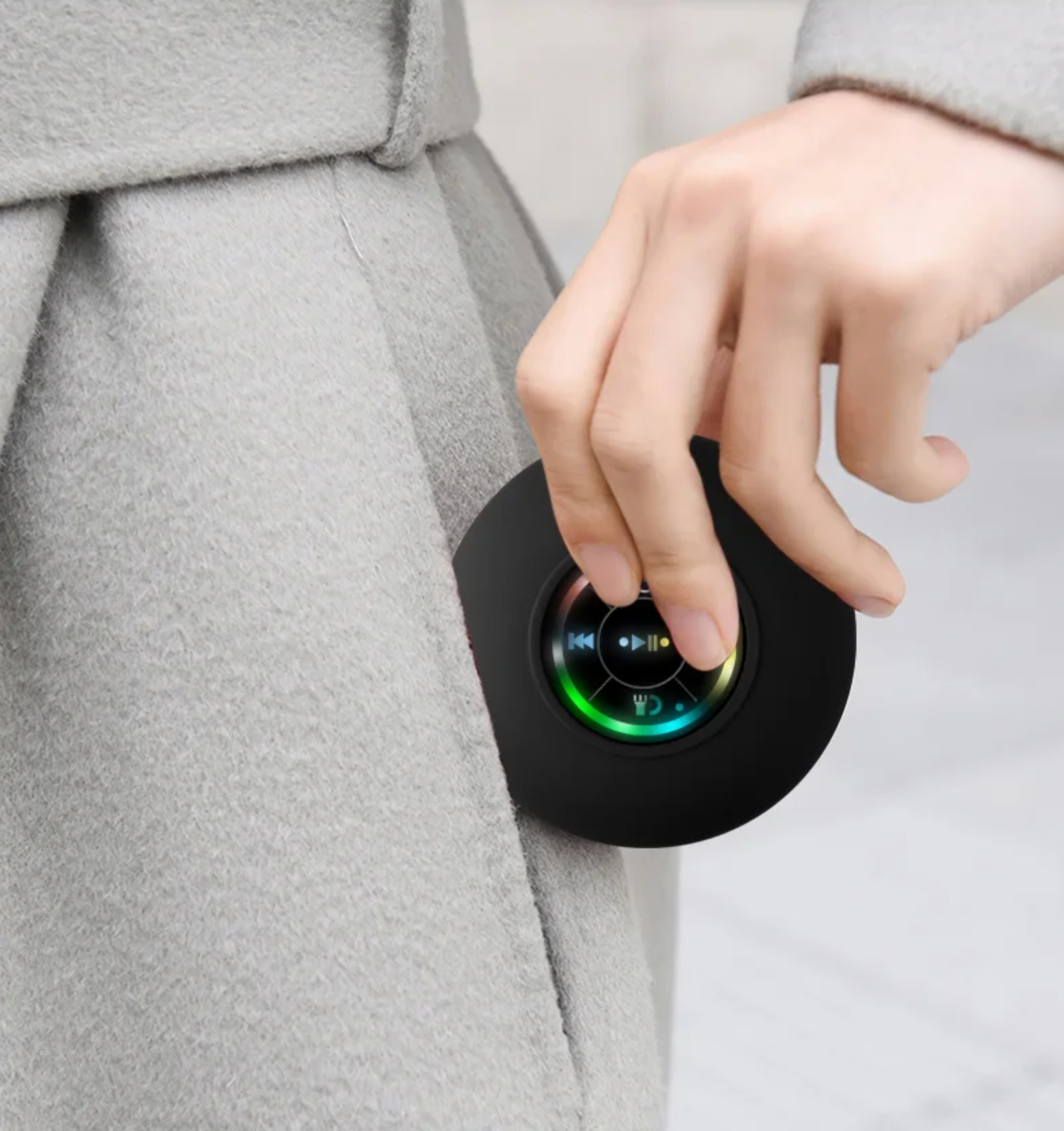 Coluna Bluetooth Impermeável - Portátil com Ventosa e Luzes LED, 3D Surround, Subwoofer