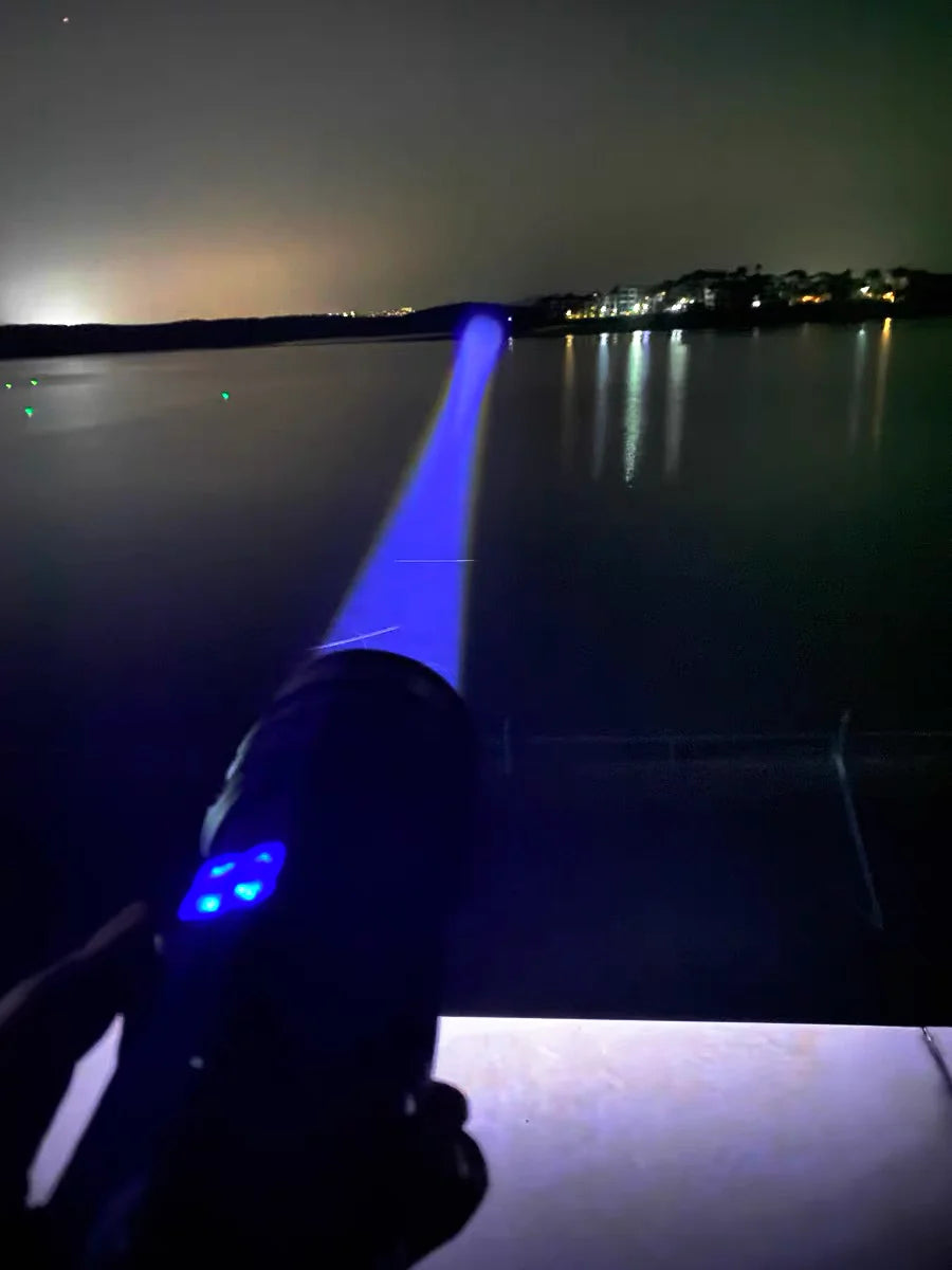 Lanterna LED Recarregável - 1500W, Super Potente, Zoom Telescópico, 6000m Alcance